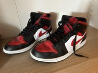 Air Jordan 1 Mid