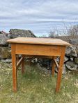 Gammal skolbänk