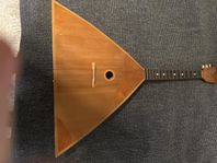Rysk tresträngad ukulele