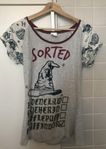 Harry Potter grå, vit, röd t-shirt strl M