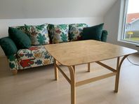Soffa, fåtölj och soffbord