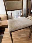 Trä bord och stolar med textil 7st 