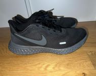 Nike dam st 38