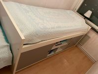 Säng komplett, ram ink. madrass