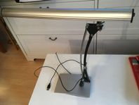 Bordslampa med USB-kontakt 