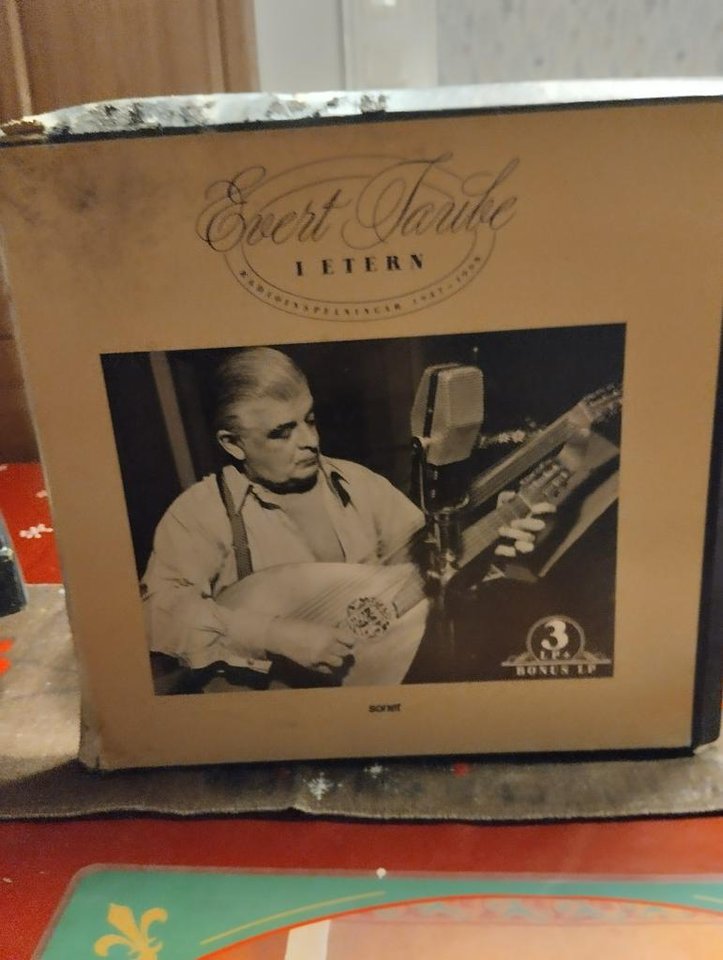 Album med 4 stycken LP-skivor...