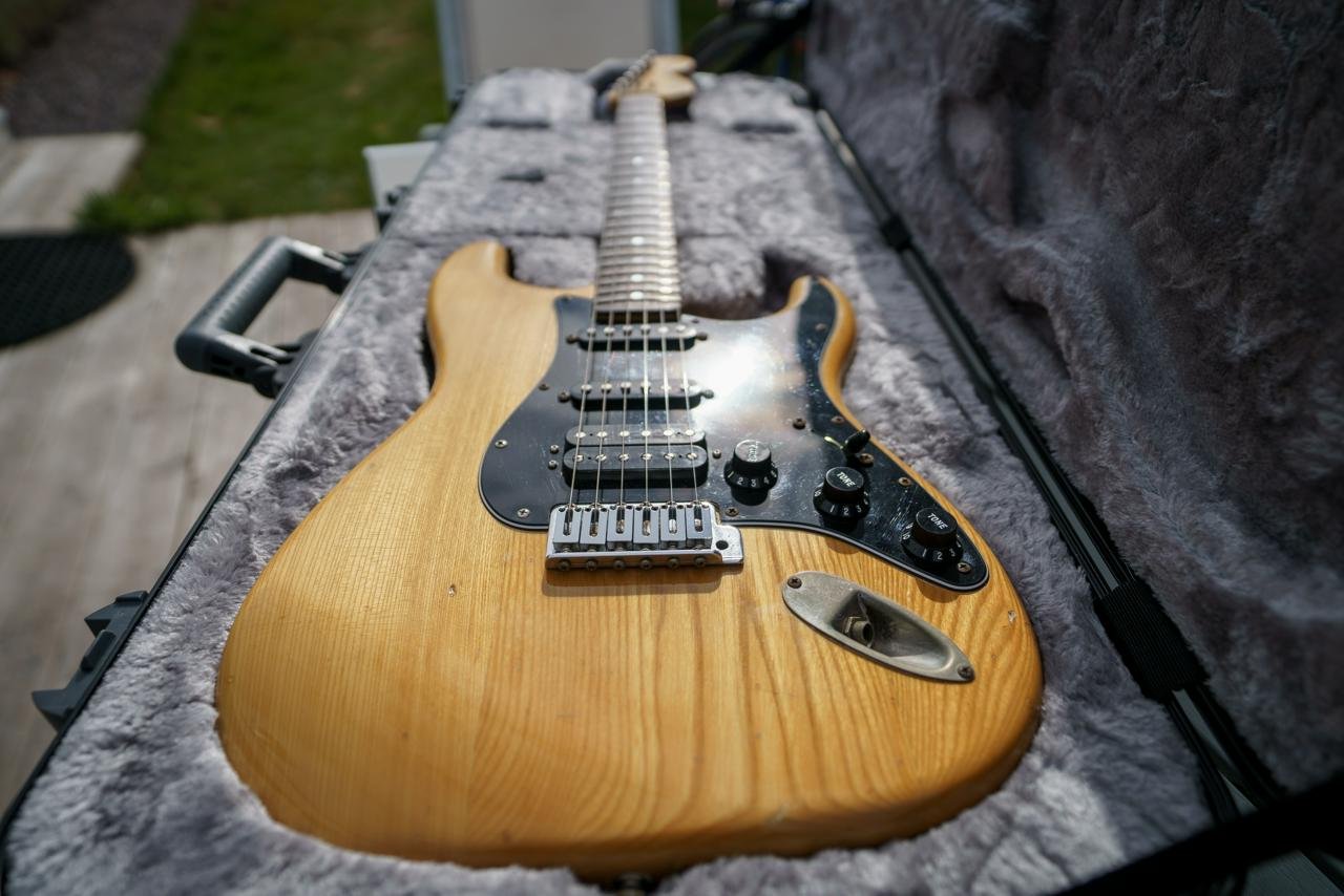 Fender Stratocaster MIJ E-ser...