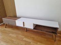Tv-bänk
