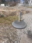 Reel parasol fot i betong