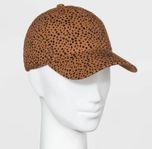 Prickig keps från Universal Thread