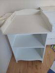 Skötbord SMÅGÖRA från Ikea