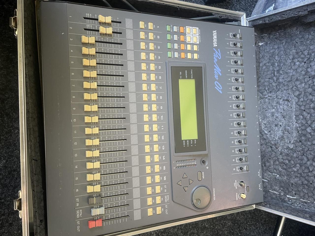 Yamaha promixer 01