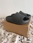 Yeezy slide slate grey