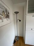 Golvlampa jätte fin