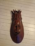 Afrikansk mask i ädelträ