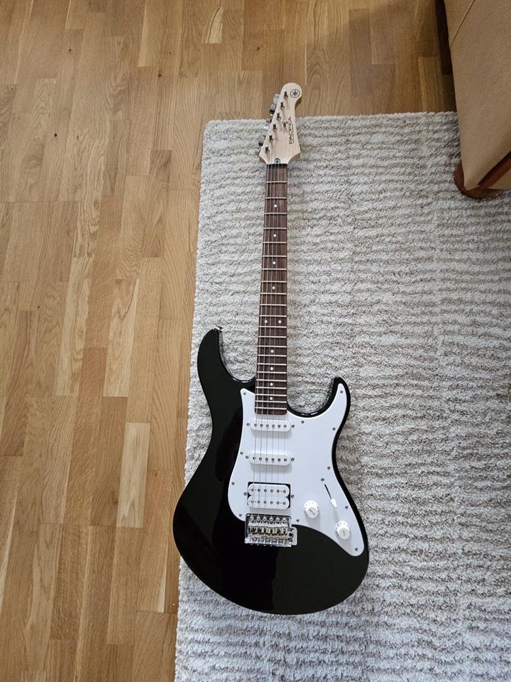 Yamaha Pacifica