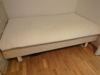 Fin Eaton 120 säng säljes