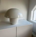 Olsson & Jensen Carl-Johan bordslampa Ø40 cm Vit