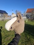 tre käpphästar säljs