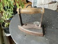Fint gammalt strykjärn