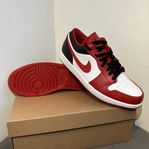 Jordan 1 Low Bulls