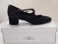Svarta mocka skor strl 41 med 5 cm klack