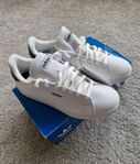Adidas Urban Court 42 2/3