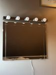smink spegel och lampa 