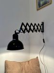 Svart saxlampa metall