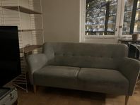 Swedese 2 sits.