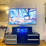 Tv och tv bank och JBL