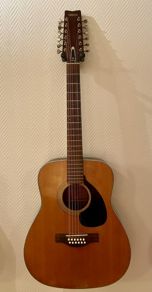Yamaha FG-230 12-String Jumbo...
