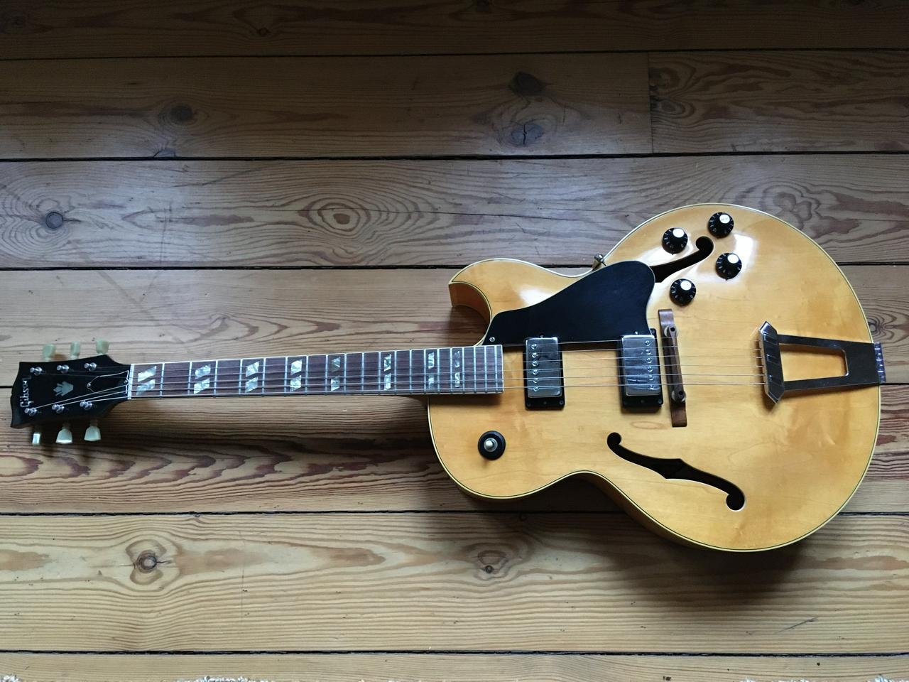 Gibson ES-175D