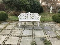 Klassisk karmsoffa från Melins Bruk. Bra skick. Privat ägo