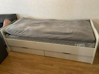 säng 90x200