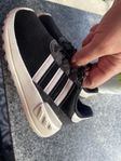 Skor Adidas 23 1/2