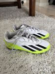 Fotbollskor stl 34