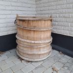 Trätunna med lock 