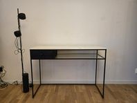 Stilren Jotex skrivbord av marmor, glas