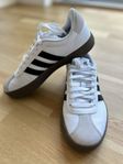Adidasskor
