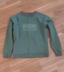 Huski wear sweatshirt