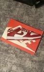 Nike Dunk Low USC 43