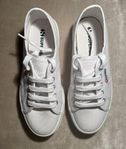 Superga tygsneakers