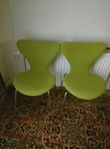 ARNE JACOBSEN. Stolar, 1 par