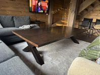 stort vardagsrumsbord x-frame