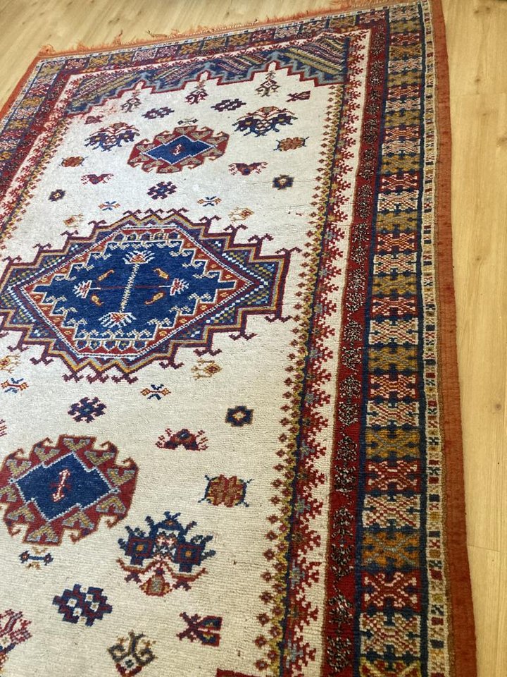 Äkta Marockansk/ Orientalisk matta från Marrakesh.