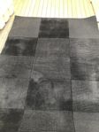 Svart Hellum matte 170x240cm