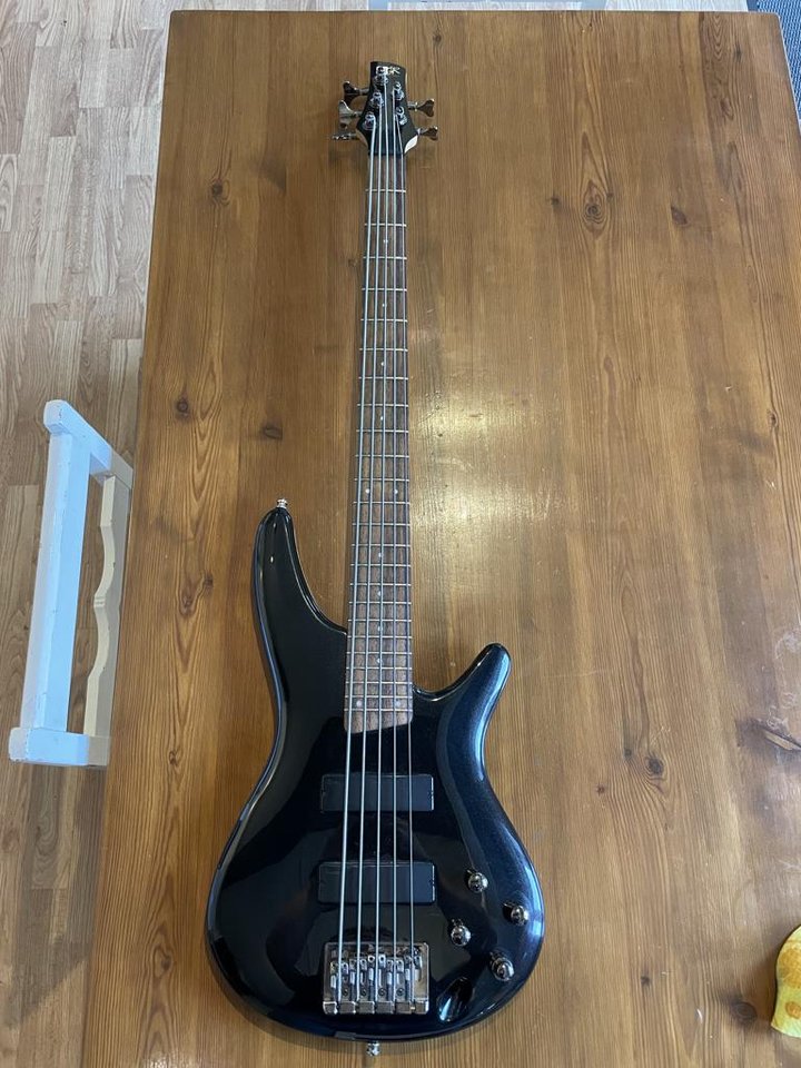 Ibanez SR305 5 String Bass (B...