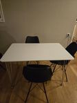 Matbord + 4 stolar från jysk