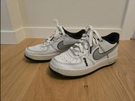 Nike Air Force 1 LV8 